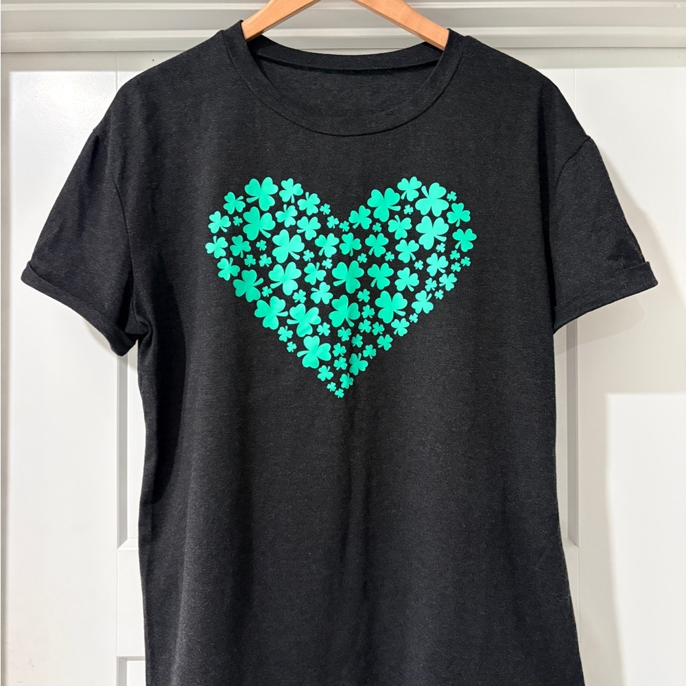 Boutique | XL | Charcoal Gray | Shamrock Heart Graphic | Cuffed | Soft Blend